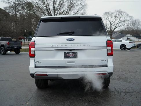 Used 2023 Ford Expedition Max XLT image 12