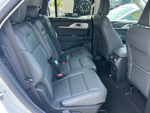 New 2026 Ford Explorer Active w/ Active Comfort Package RWD image 17