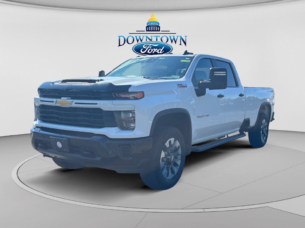 Used 2025 Chevrolet Silverado 2500 Custom w/ Custom Convenience Package AWD/4WD image 7