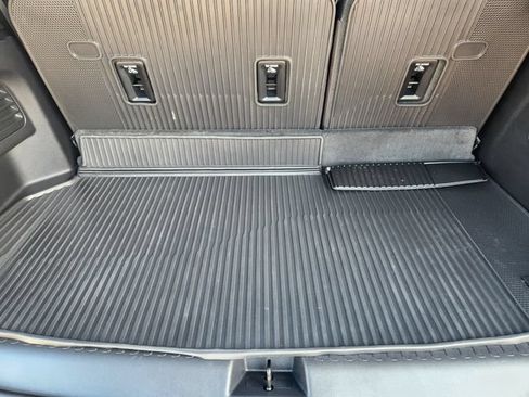 Used 2026 Chevrolet Traverse RS w/ LPO, Floor Liner Package FWD image 35