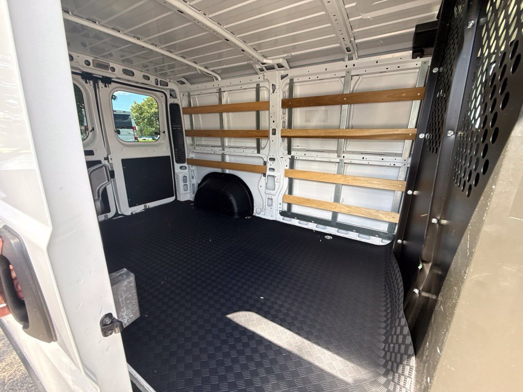 Used 2025 RAM ProMaster 2500 w/ U-Haul Equipment Group FWD image 10