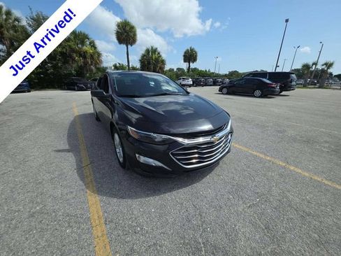 Used 2023 Chevrolet Malibu LS FWD image 2