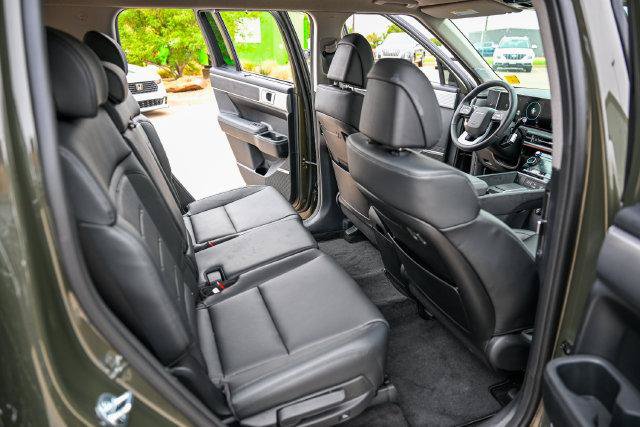 New 2026 Hyundai Santa Fe Limited FWD image 14