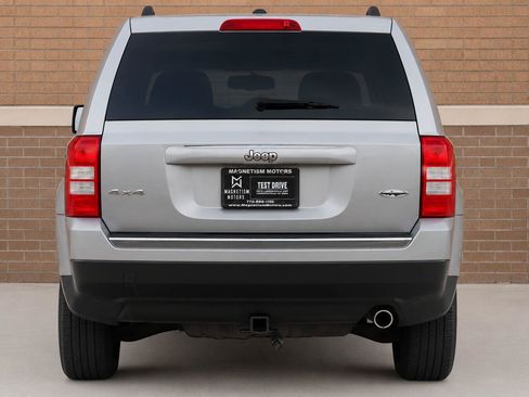 Used 2016 Jeep Patriot High Altitude AWD/4WD image 8