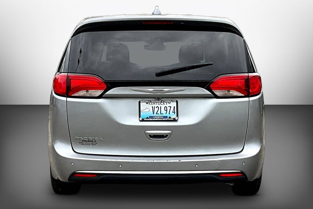 Used 2020 Chrysler Pacifica Touring w/ Advanced Safetytec Group FWD image 5