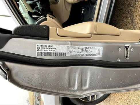 Used 2020 Jeep Grand Cherokee Limited AWD/4WD image 19