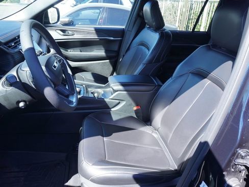 Used 2024 Jeep Grand Cherokee Limited 4xe image 8