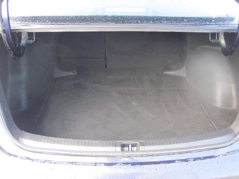 Used 2023 Toyota Corolla LE image 5