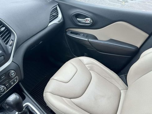 Used 2016 Jeep Cherokee Limited w/ Luxury Group image 32