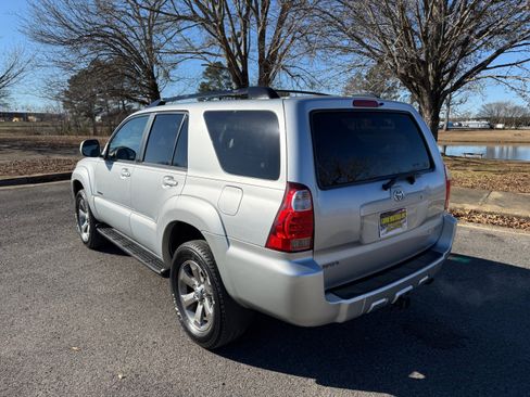 Used 2007 Toyota 4Runner Limited image 3