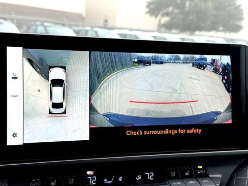 Used 2025 Toyota Camry XLE image 22