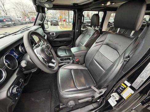 Used 2023 Jeep Wrangler Unlimited Sahara image 21