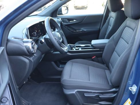 Used 2026 Chevrolet Equinox LT w/ Safety and Technology Package FWD image 5