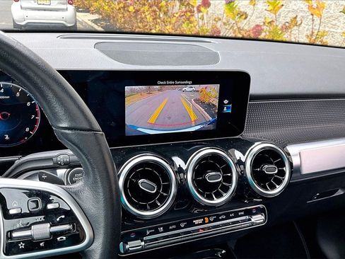 Certified 2021 Mercedes-Benz GLB 250 4MATIC image 23