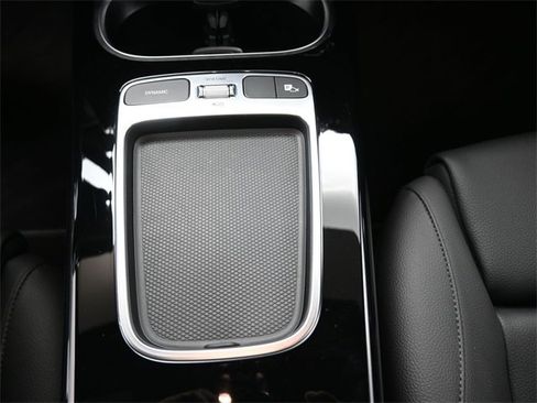 Used 2025 Mercedes-Benz CLA 250 image 3