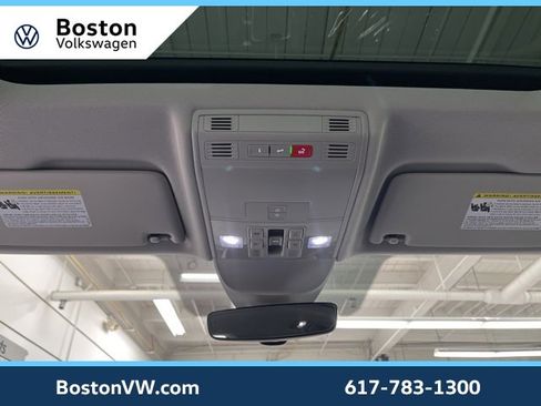 Used 2025 Volkswagen Taos SE image 18