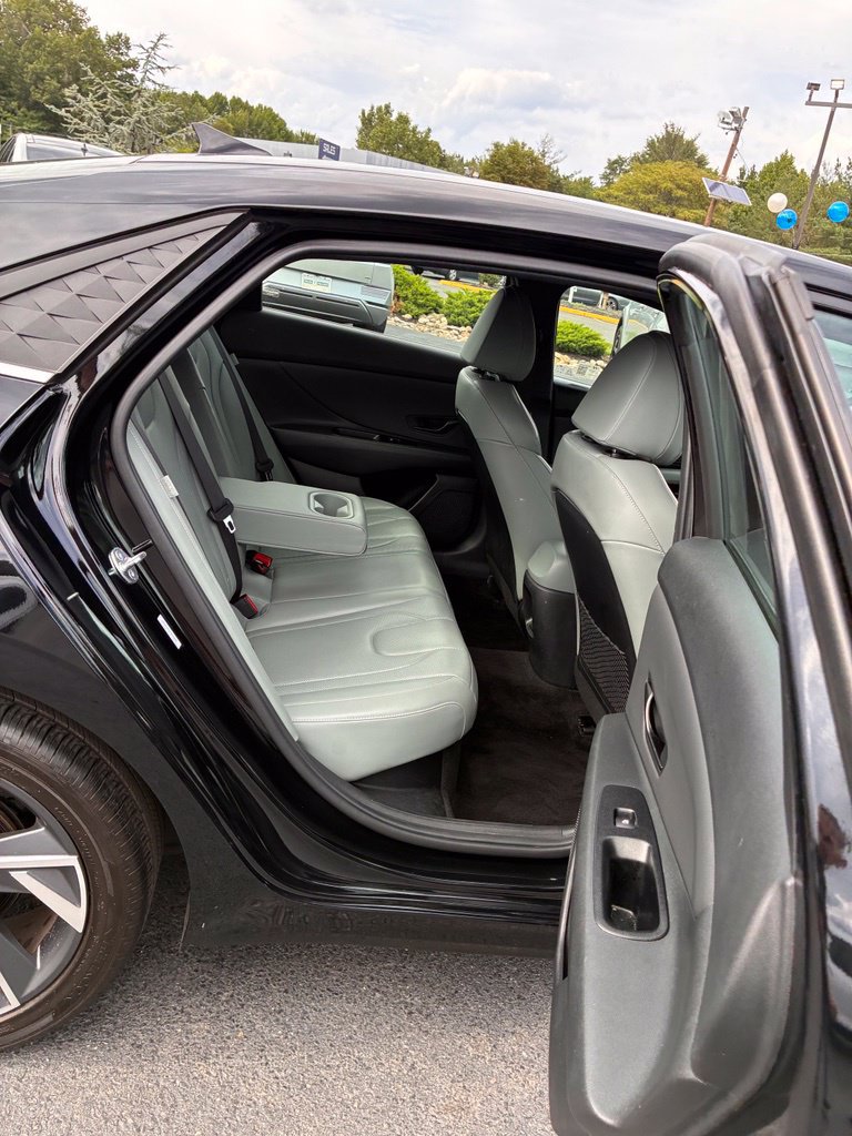Used 2025 Hyundai Elantra Limited w/ Cargo Package FWD image 22