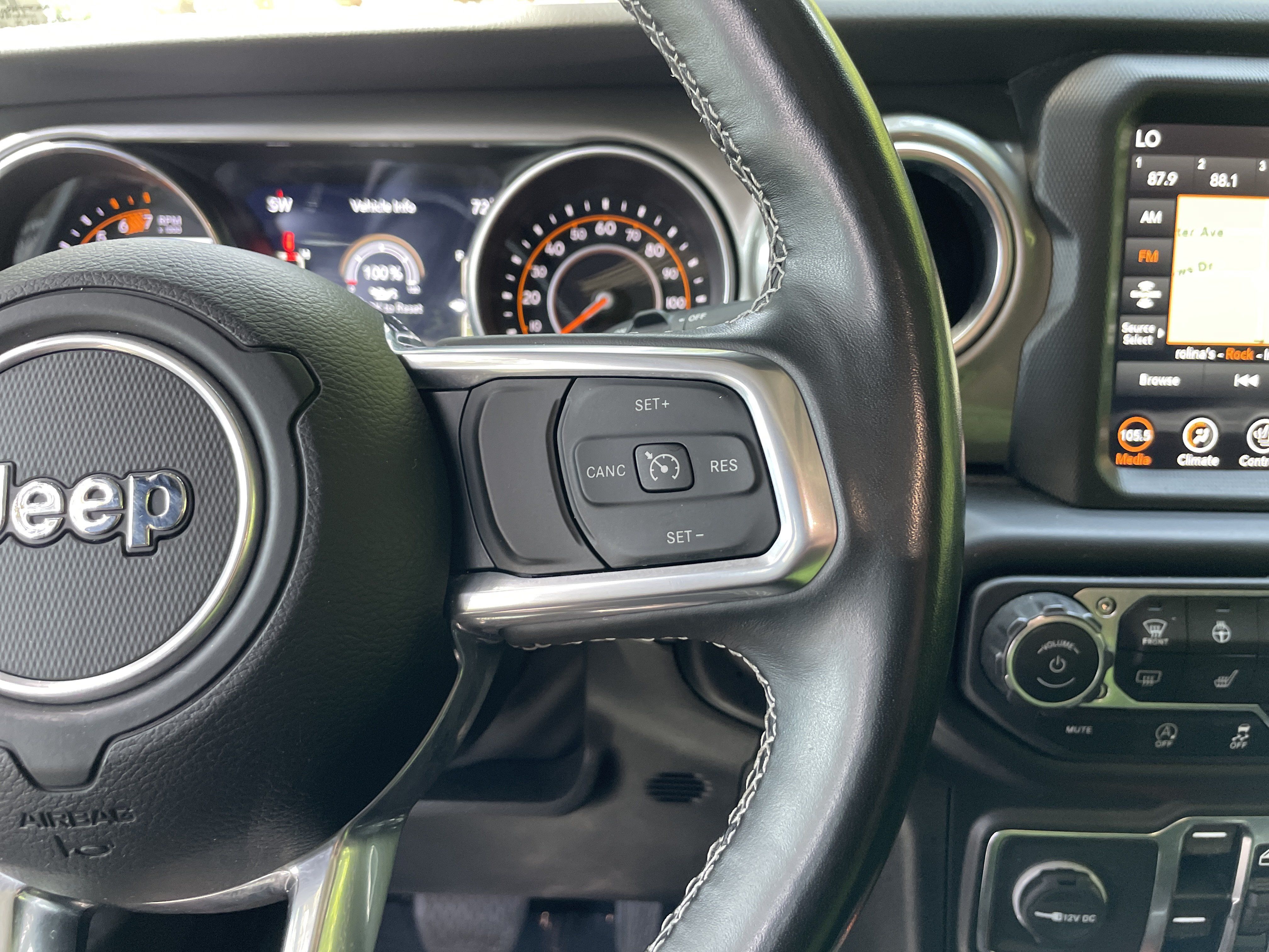 Used 2022 Jeep Wrangler Unlimited Sahara w/ LED Lighting Group AWD/4WD image 19