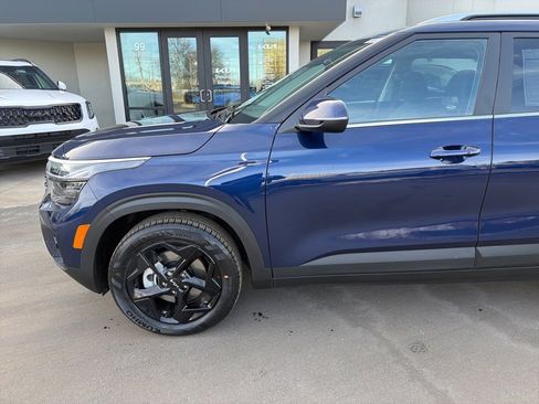 New 2026 Kia Seltos EX image 10