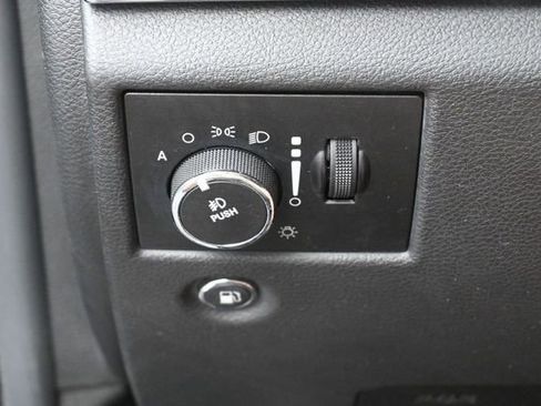 Used 2014 Jeep Grand Cherokee Limited w/ Trailer Tow Group IV AWD/4WD image 16