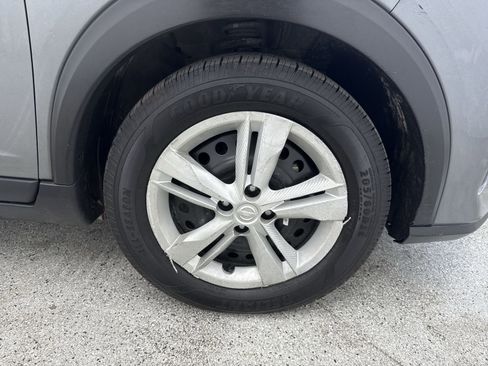 Used 2021 Nissan Kicks S image 42