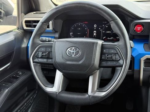 Used 2025 Toyota Tacoma TRD Off-Road AWD/4WD image 15