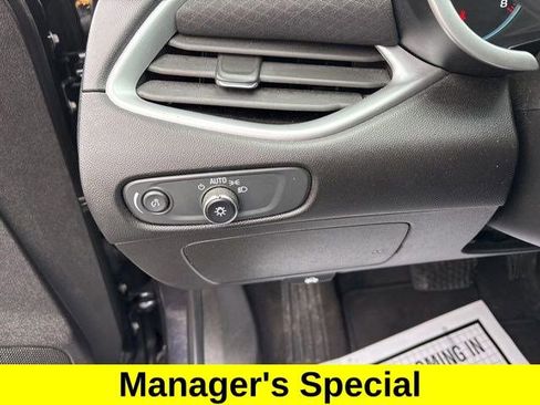 Used 2023 Chevrolet Malibu LT FWD image 19