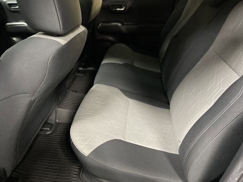 Used 2023 Toyota Tacoma TRD Sport image 32