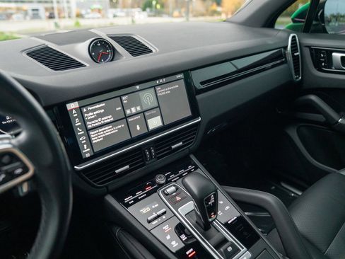 Used 2019 Porsche Cayenne image 14
