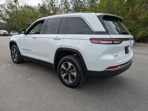 Used 2022 Jeep Grand Cherokee Limited 4xe w/ Luxury Tech Group II image 6