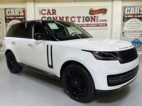 Used 2024 Land Rover Range Rover SE AWD/4WD image 4