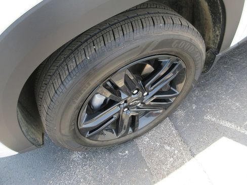 Certified 2025 Chevrolet Trax ACTIV w/ Driver Confidence Package FWD image 14