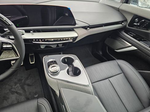 New 2026 Cadillac Optiq Luxury 2 image 24