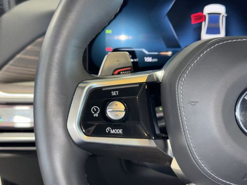 Used 2025 BMW 740i xDrive image 24