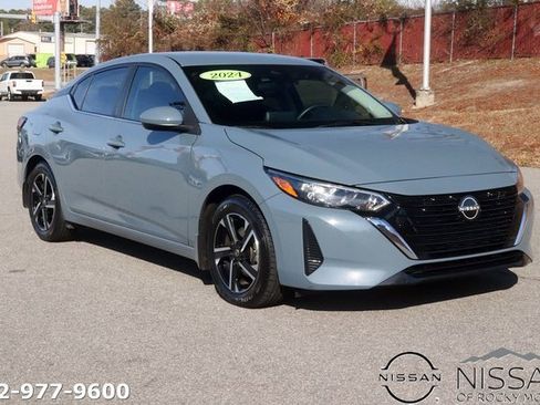 Used 2024 Nissan Sentra SV image 1