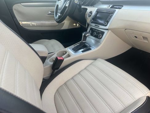 Used 2010 Volkswagen CC Sport image 6