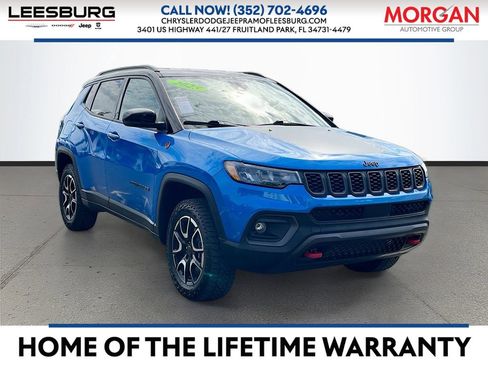 Certified 2025 Jeep Compass Trailhawk AWD/4WD image 1