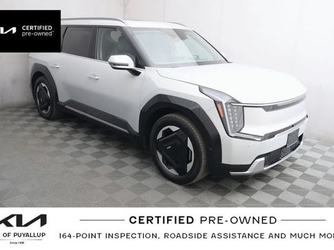 Certified 2024 Kia EV9 Land w/ Towing Package AWD/4WD image 4