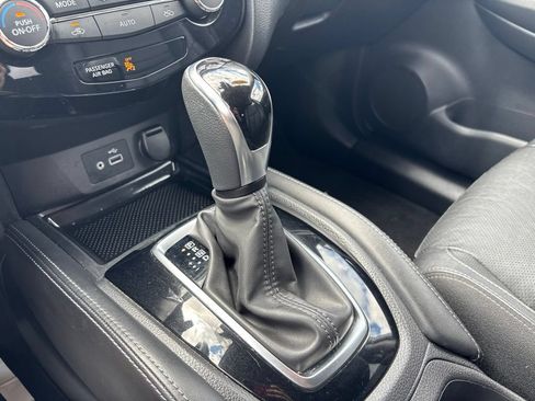 Used 2018 Nissan Rogue SL w/ Premium Package AWD/4WD image 30