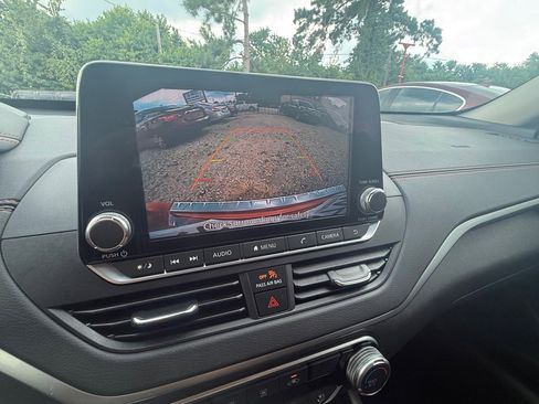 Used 2022 Nissan Altima 2.5 SR image 18