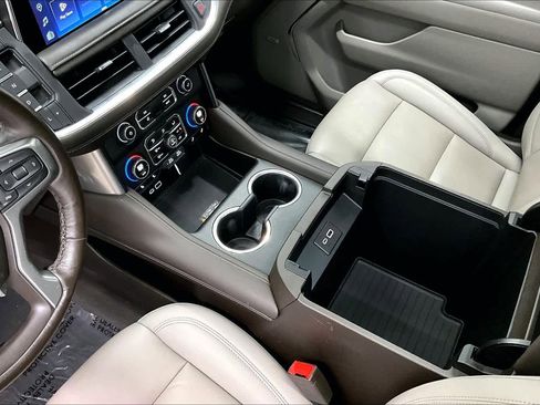 Used 2023 Chevrolet Tahoe LT w/ Luxury Package RWD image 17