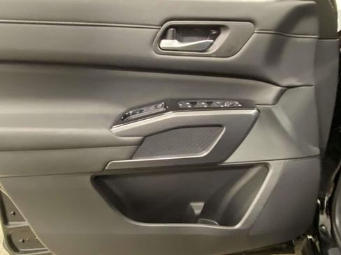 New 2026 Nissan Pathfinder SL FWD image 12