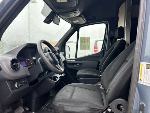 Used 2019 Mercedes-Benz Sprinter 170 image 11