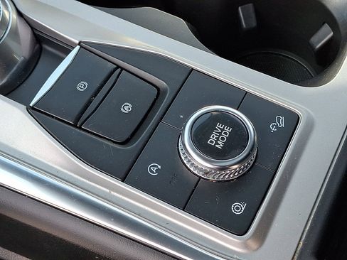 Used 2023 Ford Explorer XLT w/ Equipment Group 202A AWD/4WD image 26