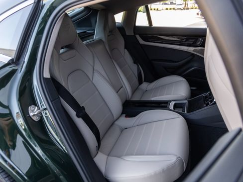Certified 2025 Porsche Panamera 4 E-Hybrid AWD/4WD image 40