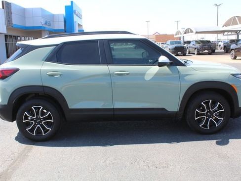 Used 2025 Chevrolet TrailBlazer ACTIV FWD image 2