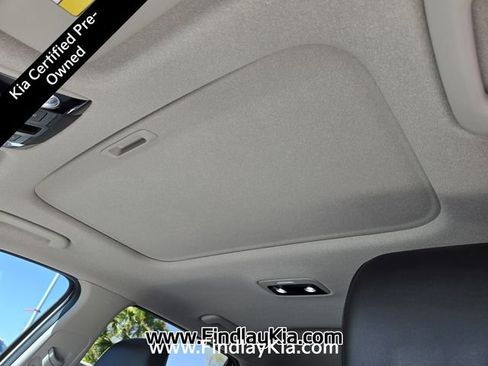 Certified 2025 Kia Niro SX image 13