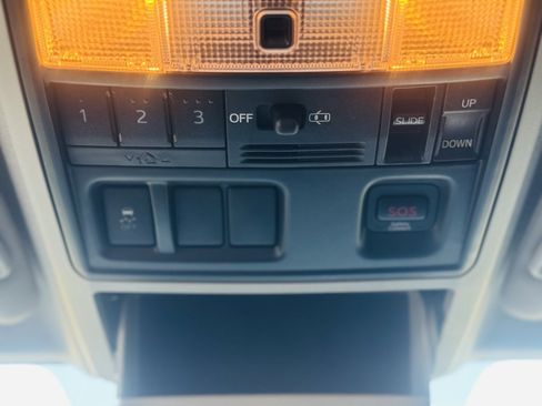 Used 2016 Toyota 4Runner Limited image 34