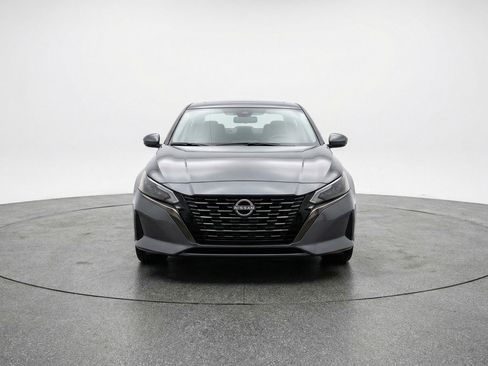 Used 2025 Nissan Altima 2.5 SV image 2