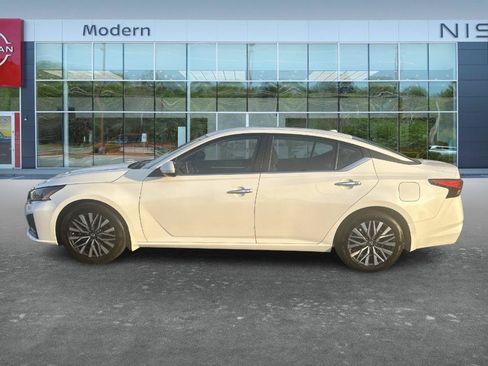 Certified 2023 Nissan Altima 2.5 SV FWD image 8